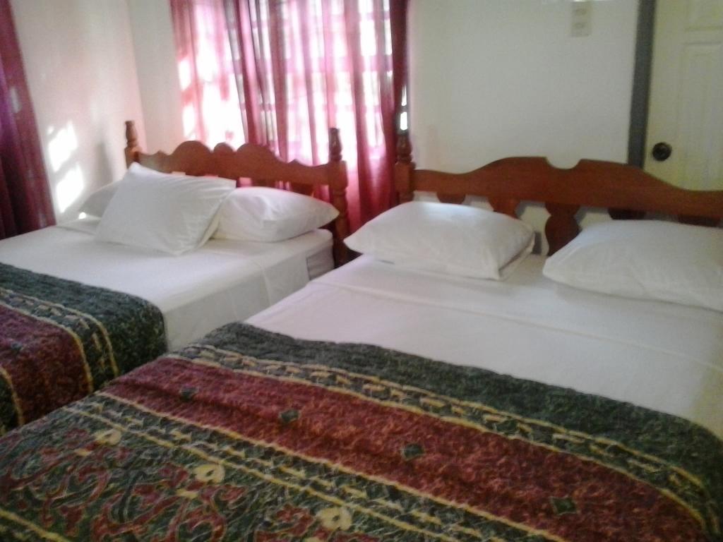 Top Ranking Hill View Guesthouse Speyside Bagian luar foto