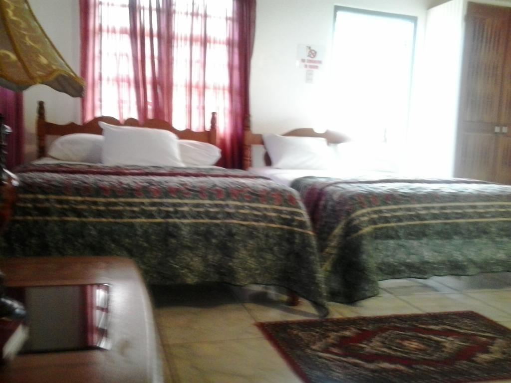 Top Ranking Hill View Guesthouse Speyside Bagian luar foto