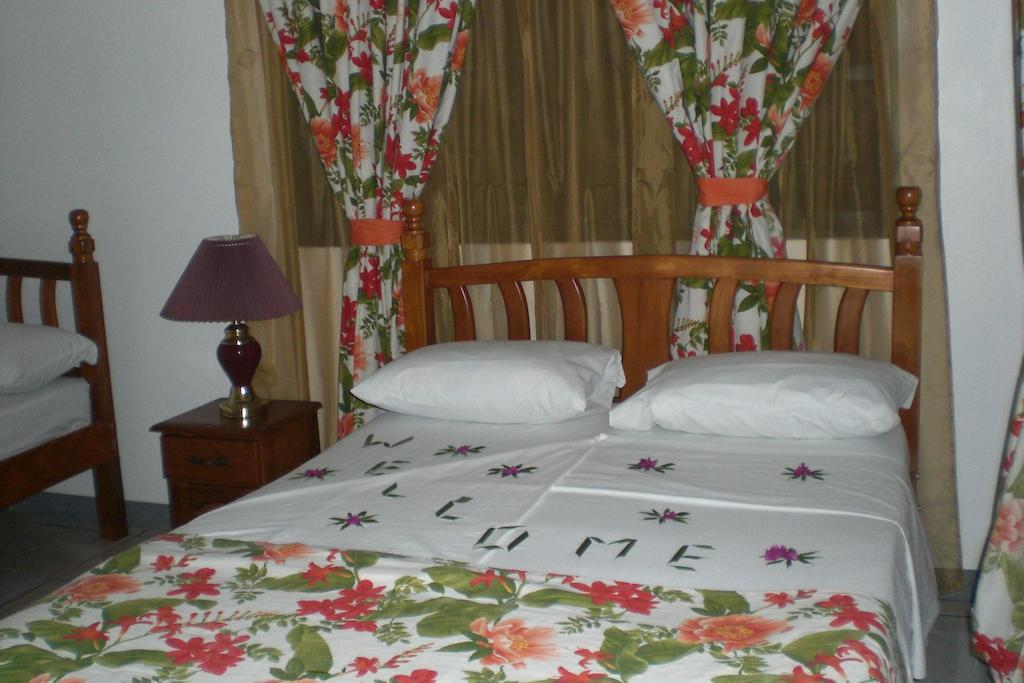 Top Ranking Hill View Guesthouse Speyside Ruang foto