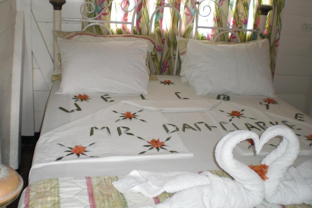 Top Ranking Hill View Guesthouse Speyside Ruang foto