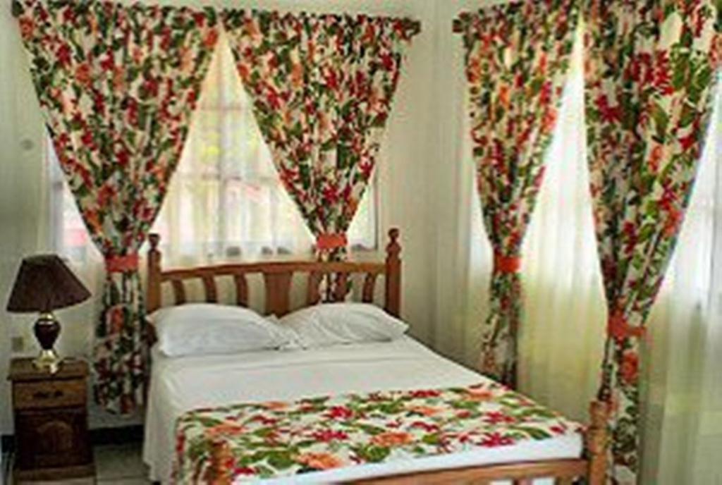 Top Ranking Hill View Guesthouse Speyside Ruang foto