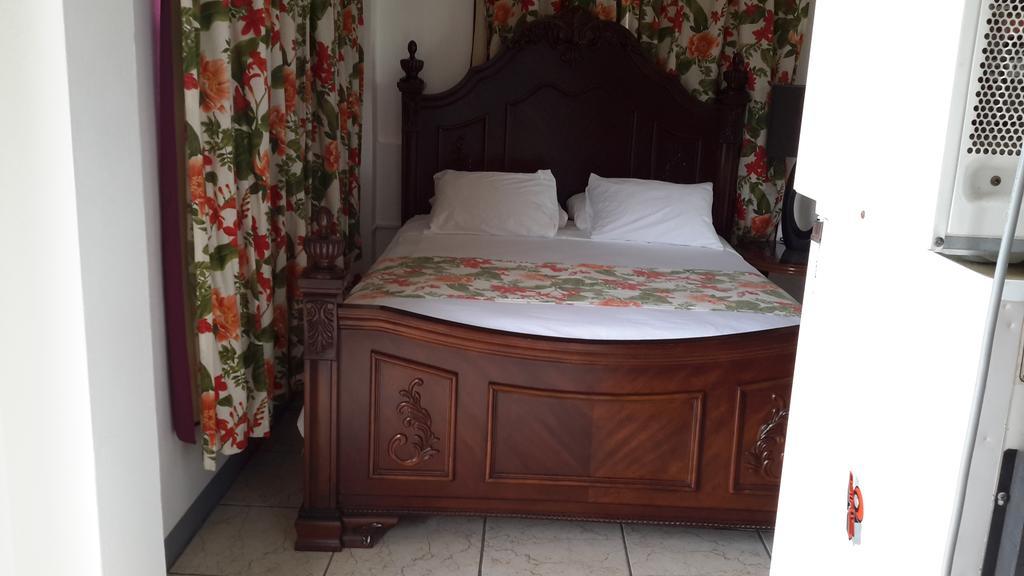 Top Ranking Hill View Guesthouse Speyside Bagian luar foto